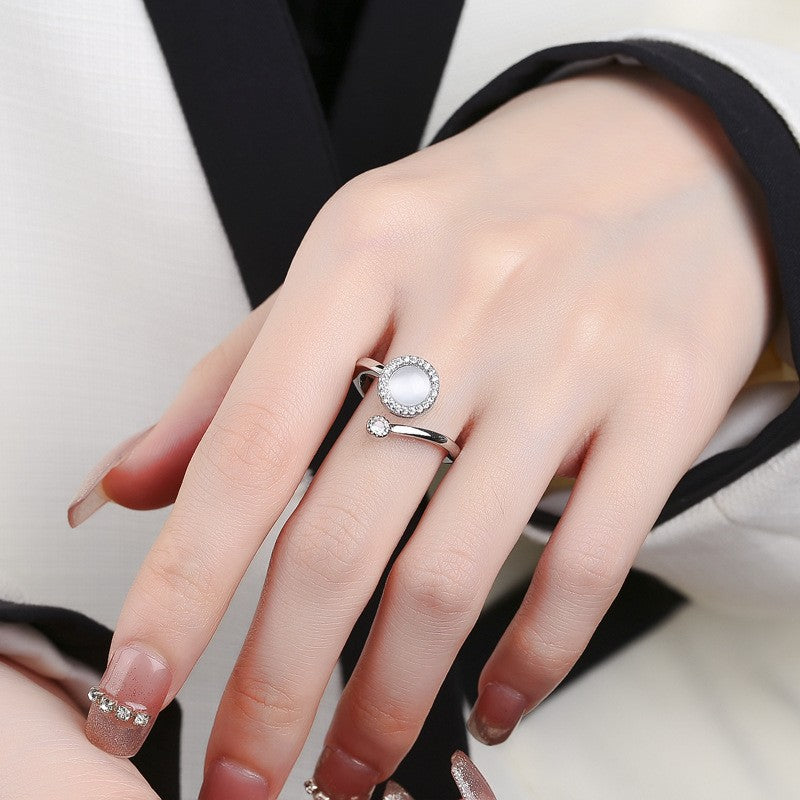 Women's Fashion Can Be Rotatable Ring